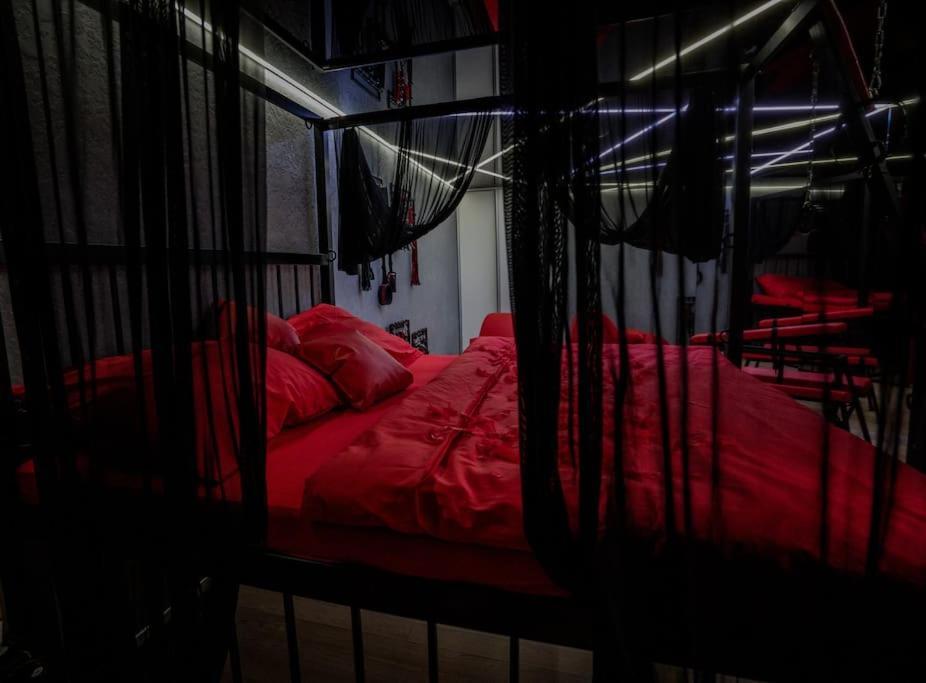 Bdsm Apartman V Bratislave -Adults Only Bratislava Eksteriør bilde