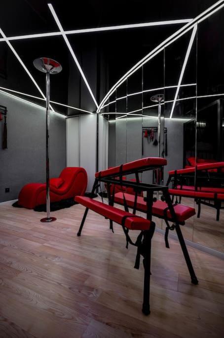 Bdsm Apartman V Bratislave -Adults Only Bratislava Eksteriør bilde