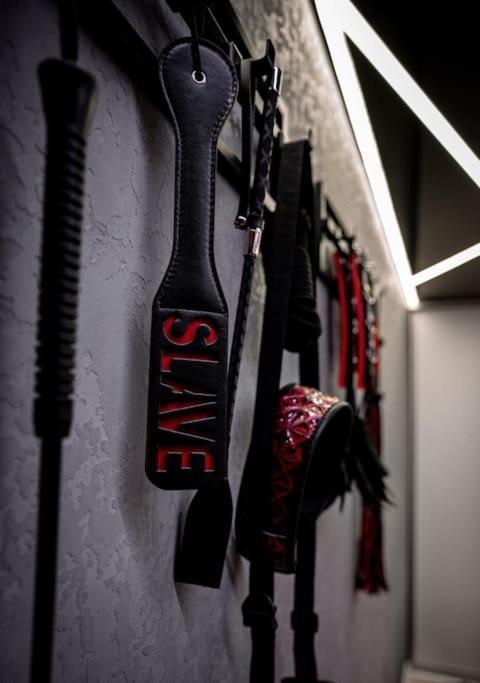 Bdsm Apartman V Bratislave -Adults Only Bratislava Eksteriør bilde