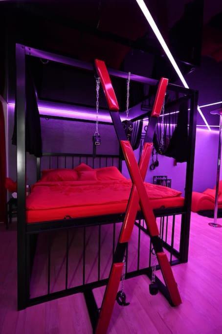 Bdsm Apartman V Bratislave -Adults Only Bratislava Eksteriør bilde