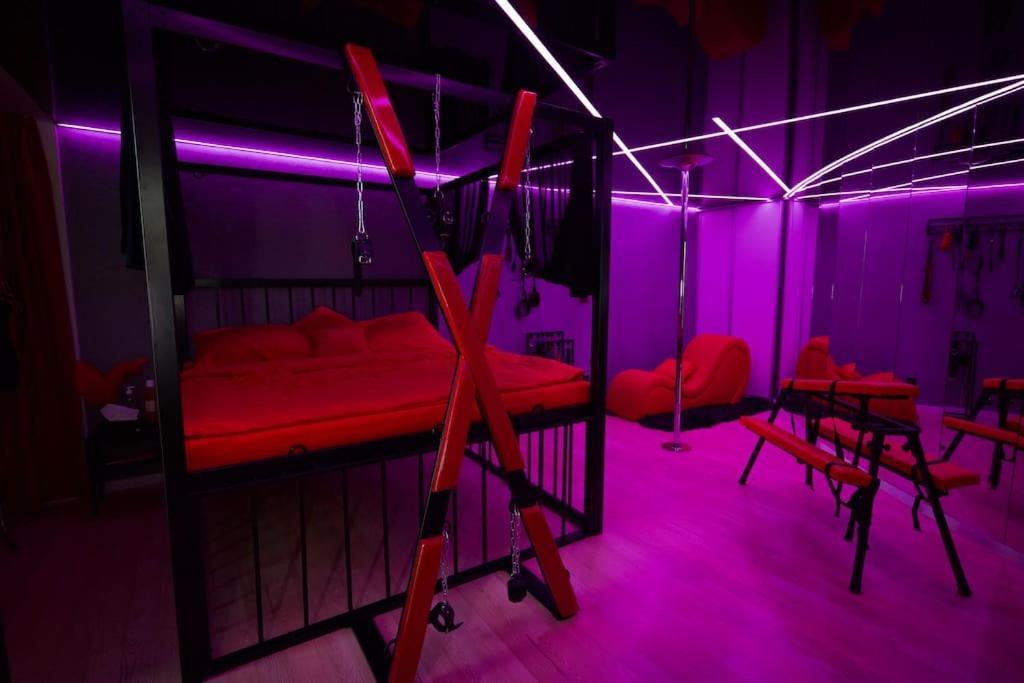 Bdsm Apartman V Bratislave -Adults Only Bratislava Eksteriør bilde